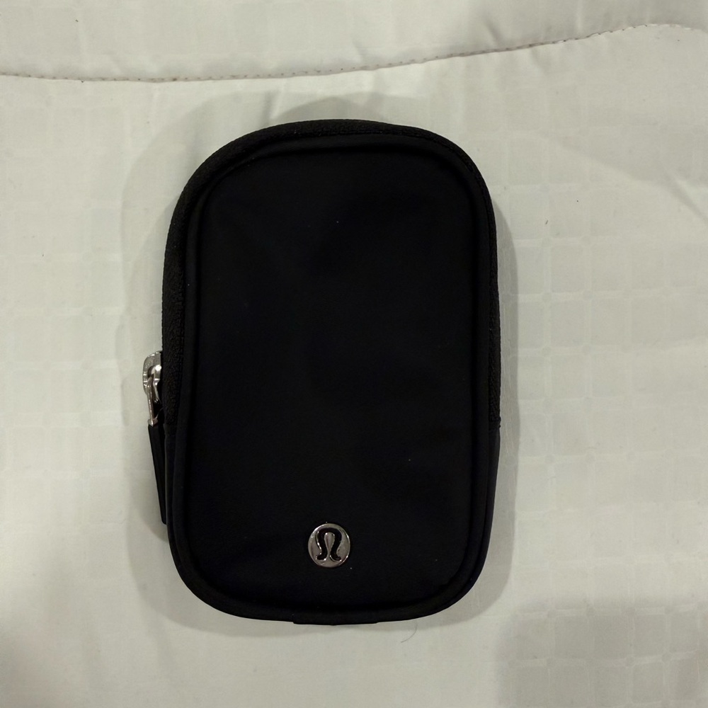 Lululemon Nano Pouch